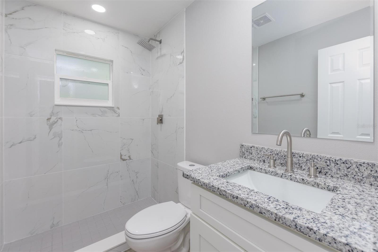 312 N THOMPSON RD, APOPKA, FL, 32703