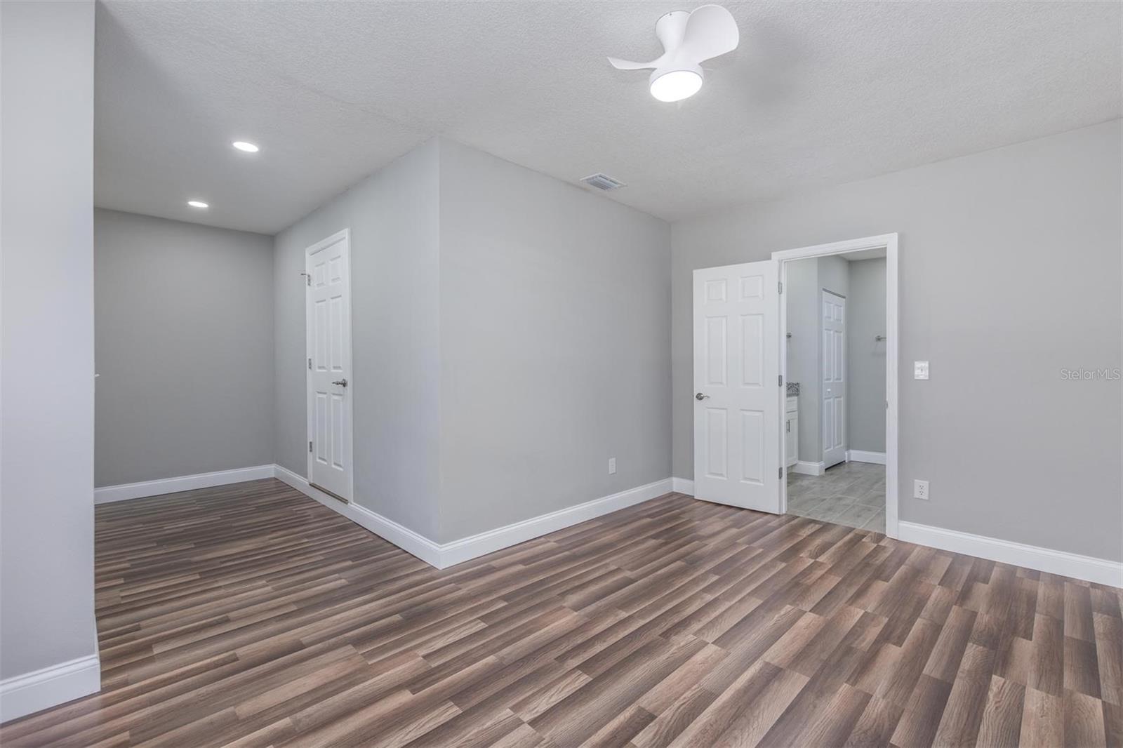 312 N THOMPSON RD, APOPKA, FL, 32703