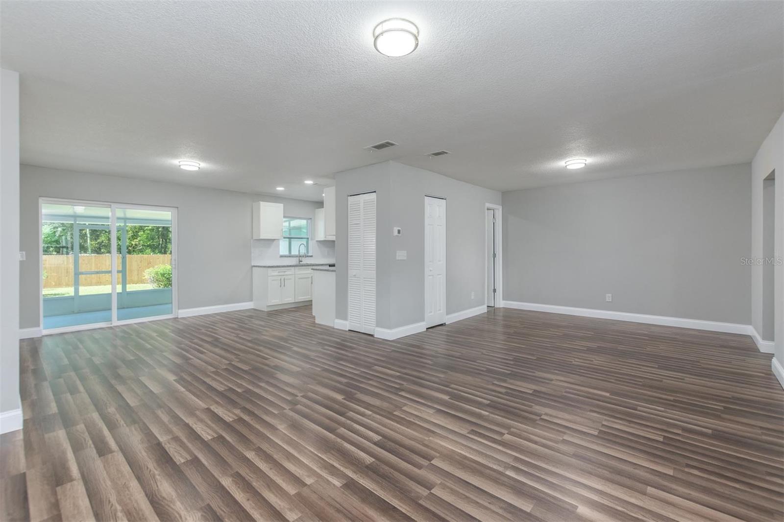 312 N THOMPSON RD, APOPKA, FL, 32703