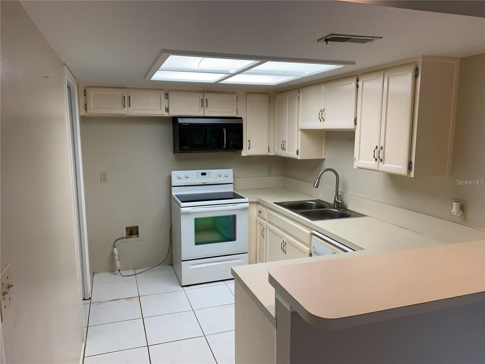 1008 W LENNOX RD W #1008, PALM HARBOR, FL, 34683