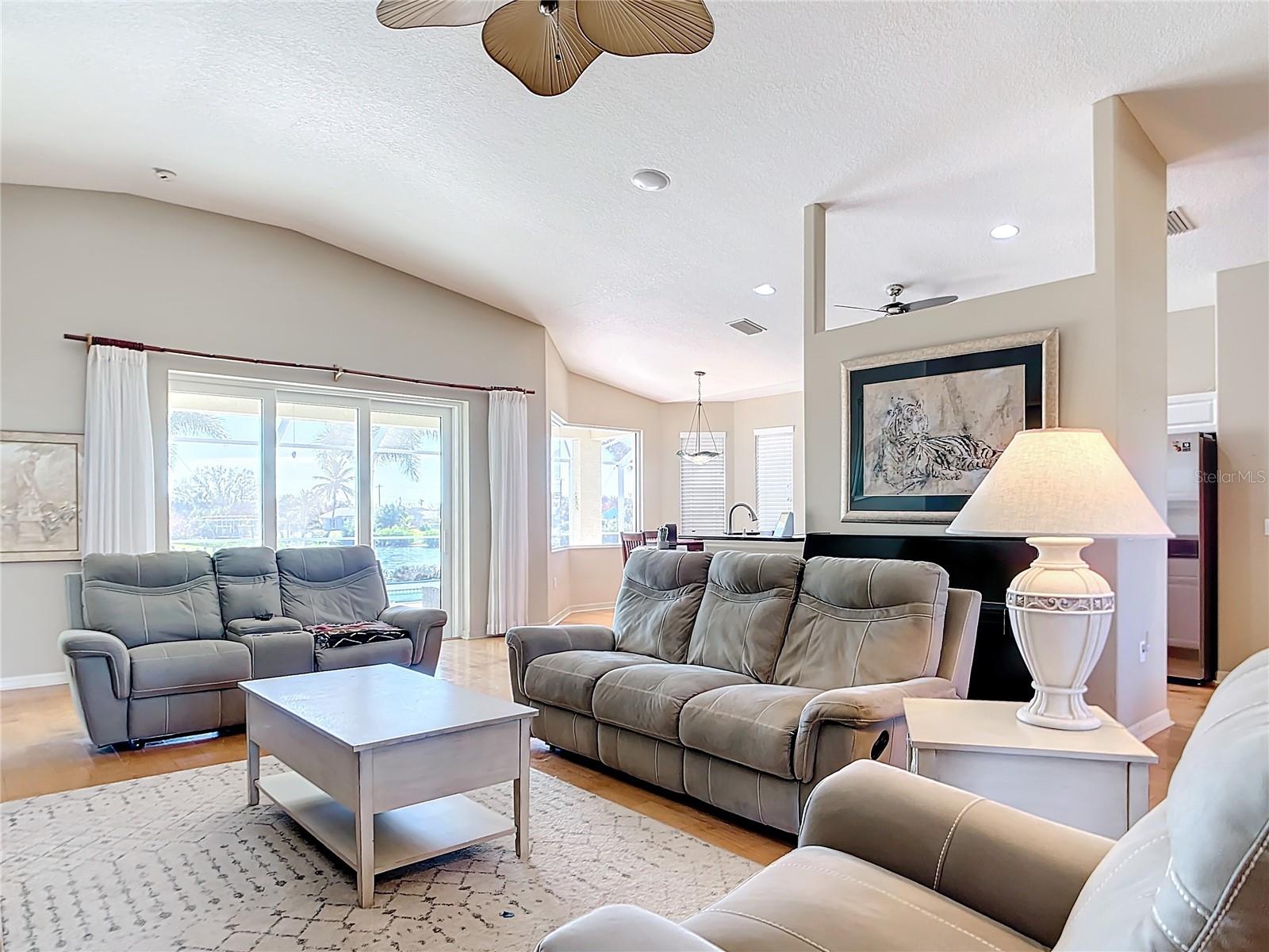 18138 AVONSDALE CIR, PORT CHARLOTTE, FL, 33948