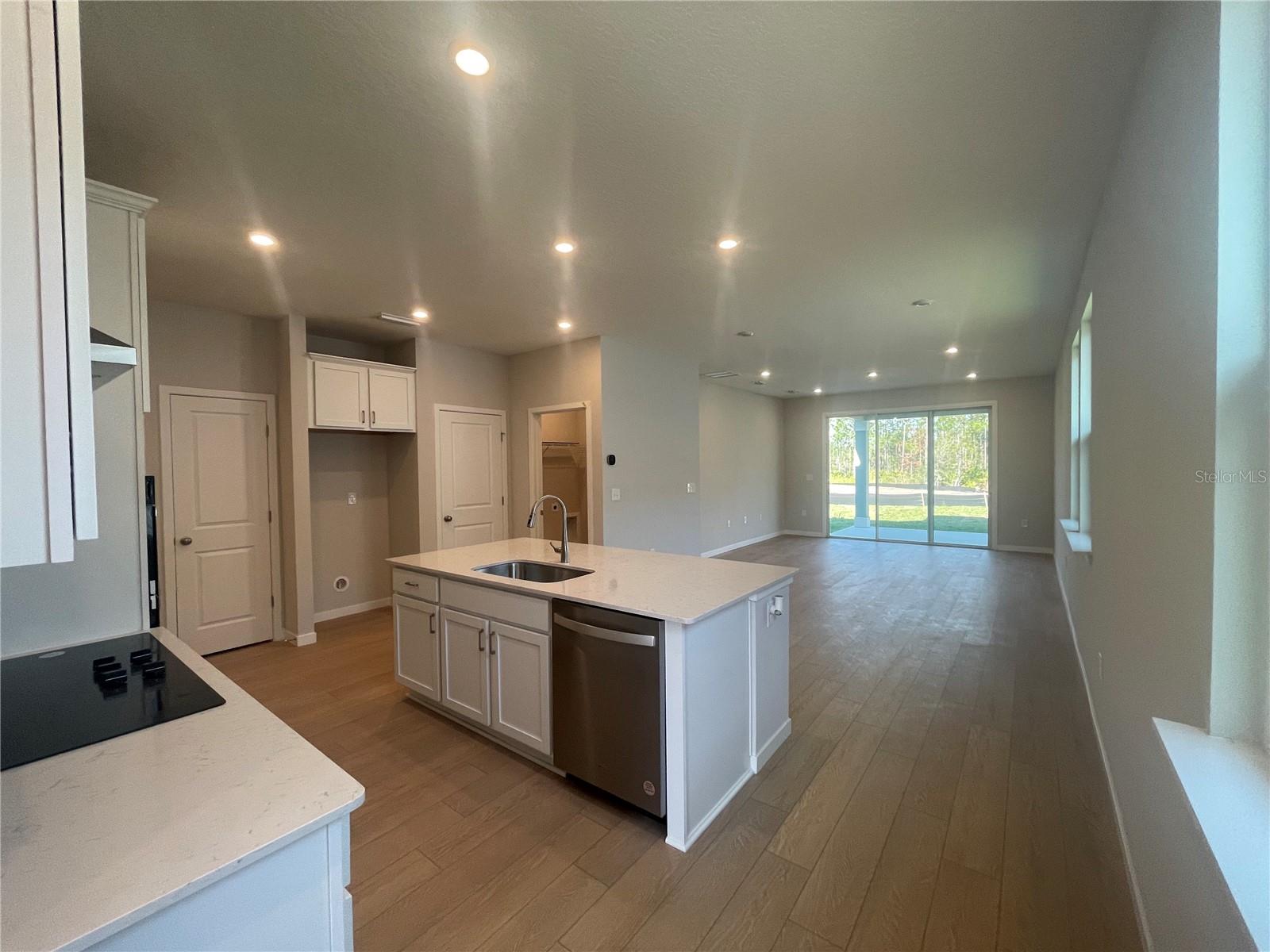 300 MONTGOMERY CT, PALM COAST, FL, 32164