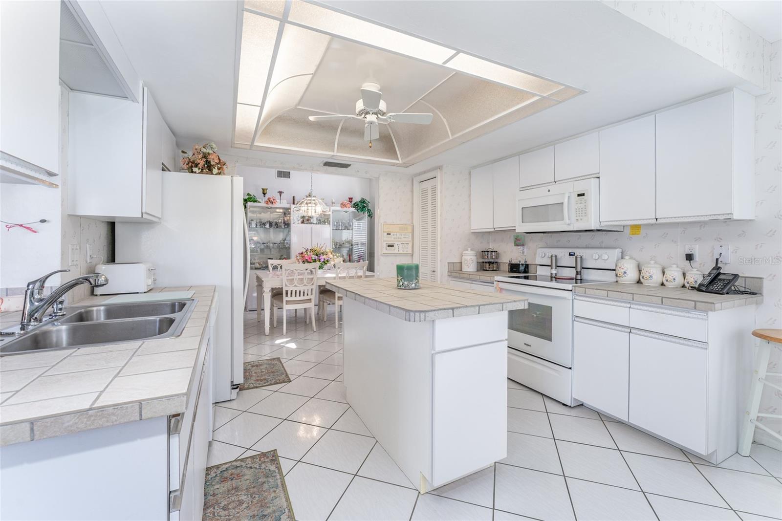 17897 ACACIA DR, NORTH FORT MYERS, FL, 33917