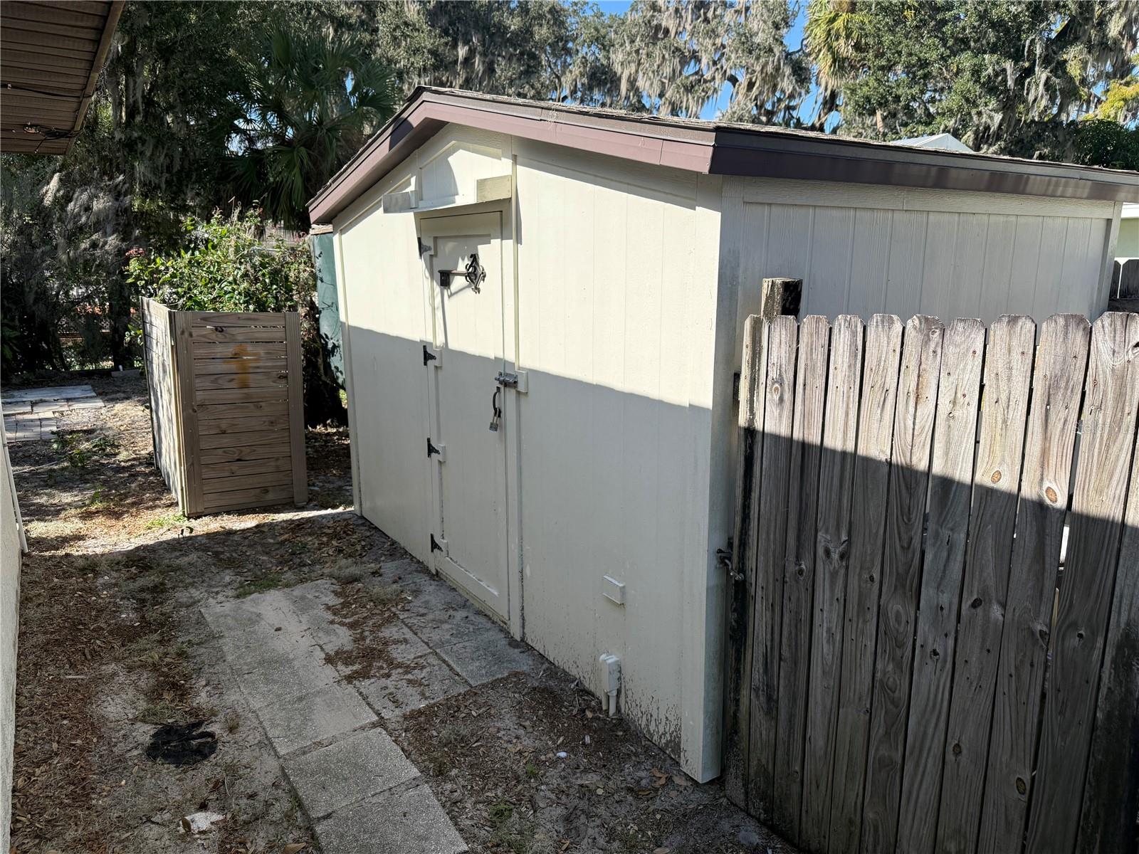 2494 COUNTY ROAD 447, LAKE PANASOFFKEE, FL, 33538