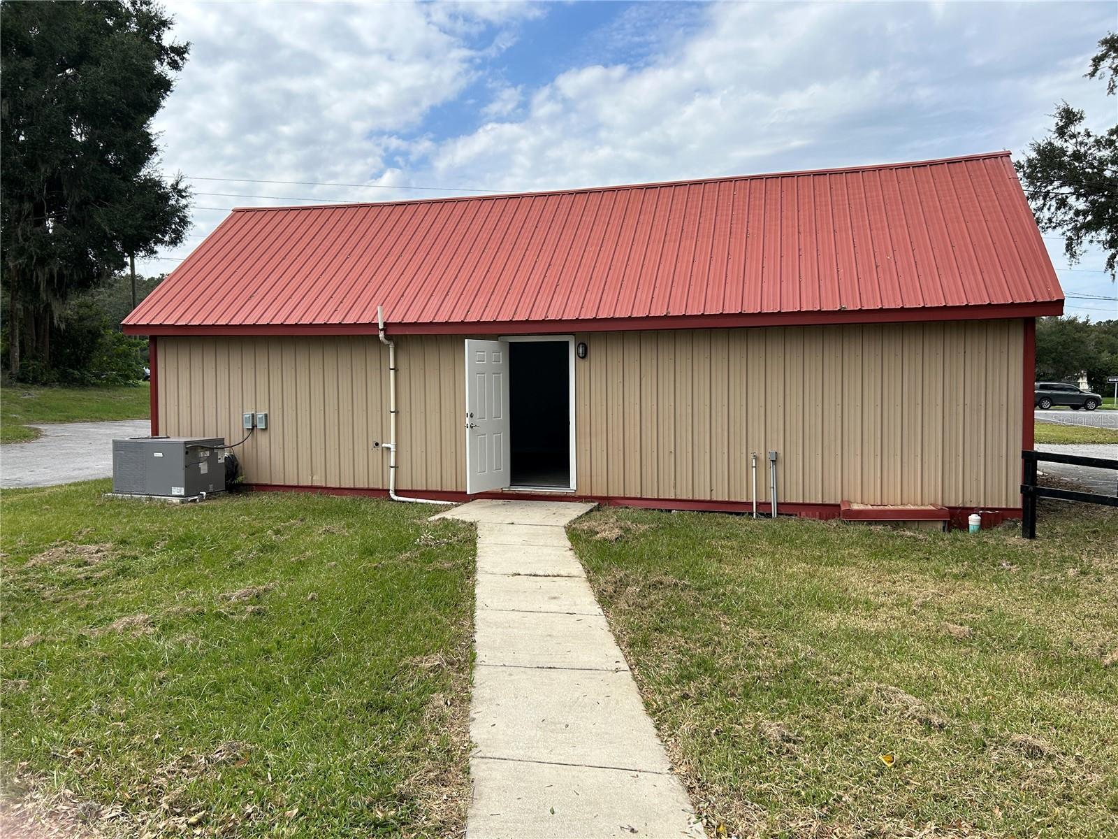 9579 98TH  HWY  441 HWY, OCALA, FL, 34476