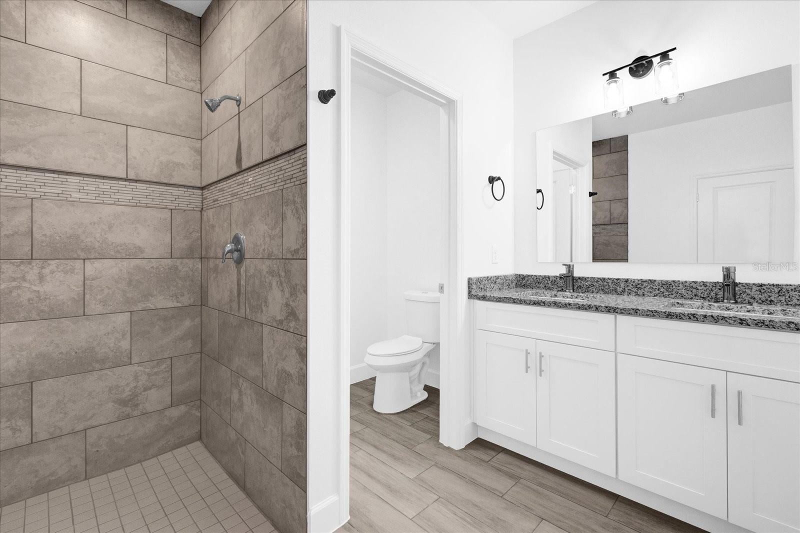 452 LAKE SHORE PKWY, DAVENPORT, FL, 33896