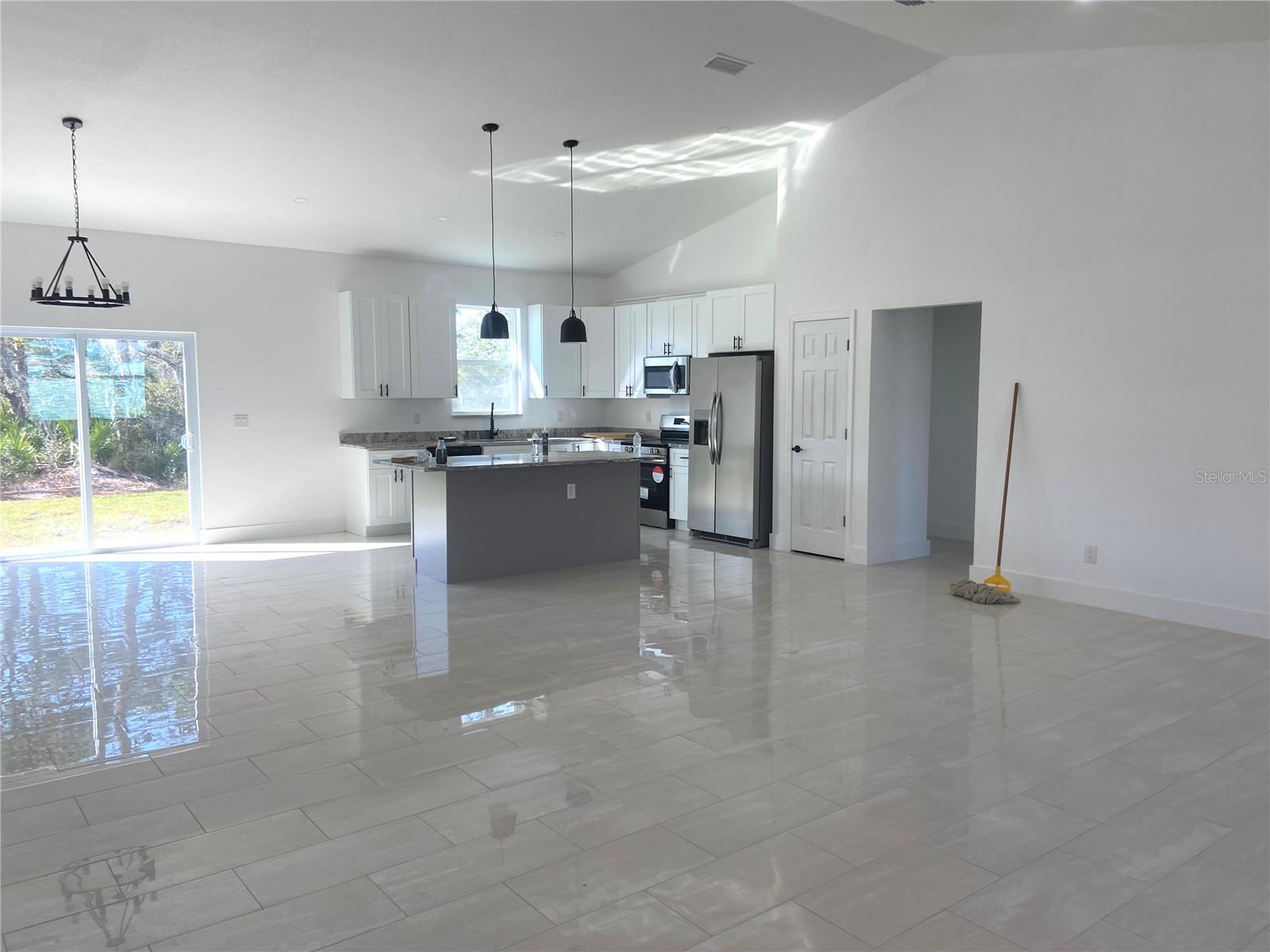 905 RENAULT AVE, SEBRING, FL, 33872
