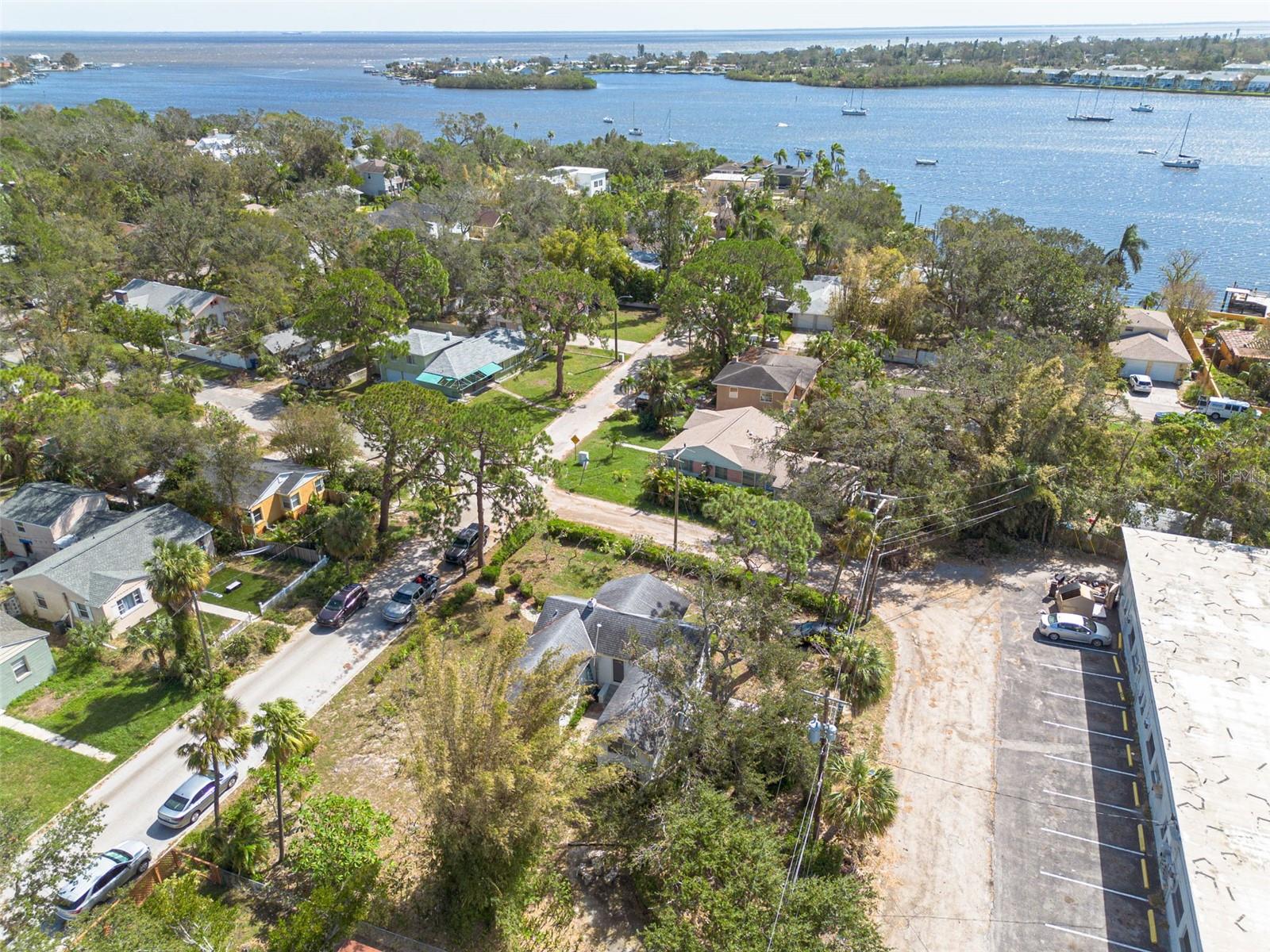 2755 EDWARDS AVE S, ST PETERSBURG, FL, 33705