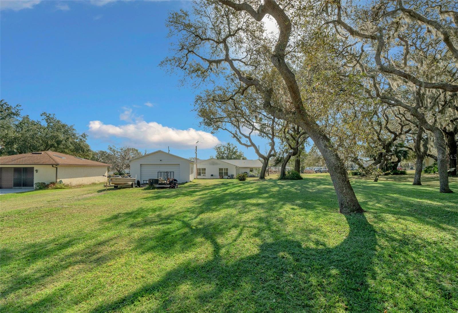 36849 HILLTOP DR, FRUITLAND PARK, FL, 34731