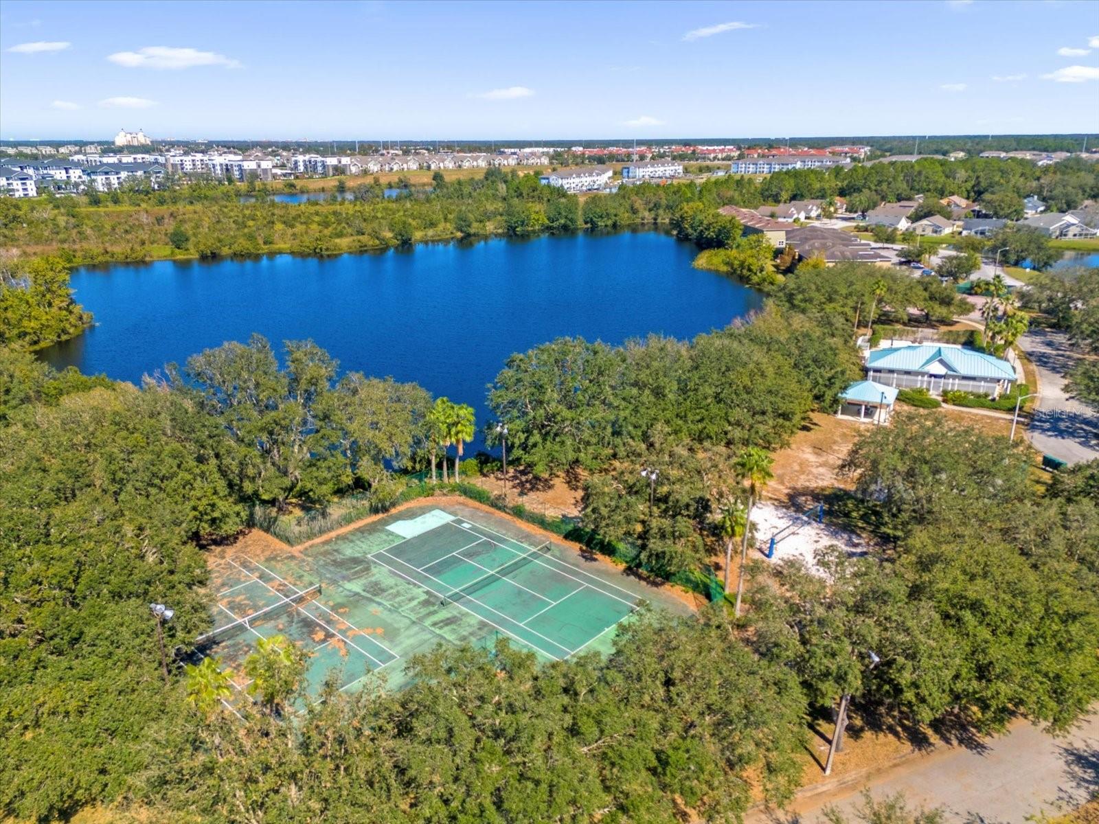 454 LAKE SHORE PKWY, DAVENPORT, FL, 33896