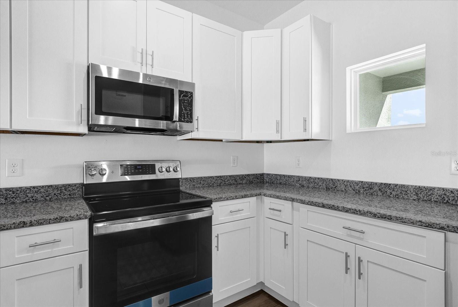 454 LAKE SHORE PKWY, DAVENPORT, FL, 33896