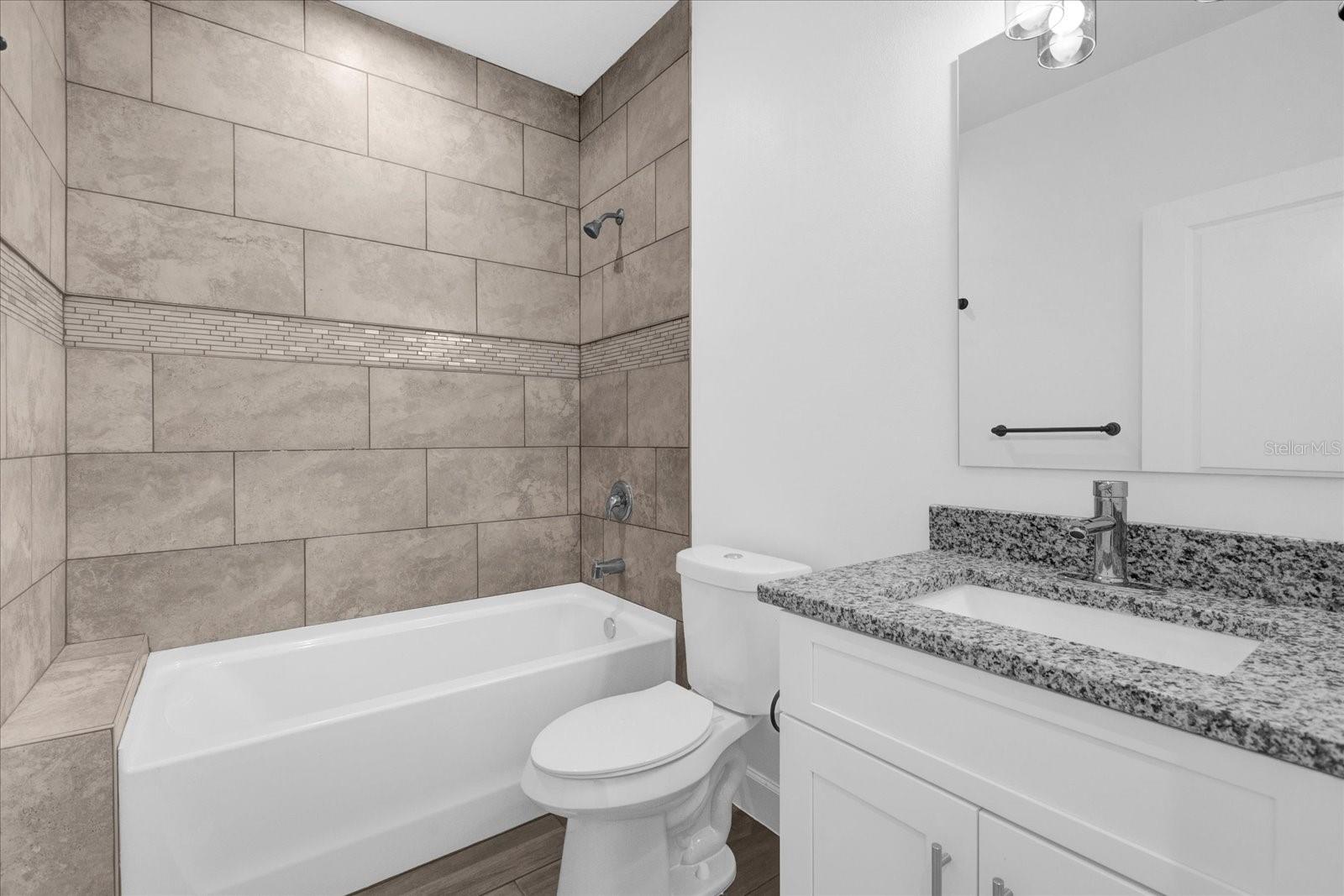 454 LAKE SHORE PKWY, DAVENPORT, FL, 33896