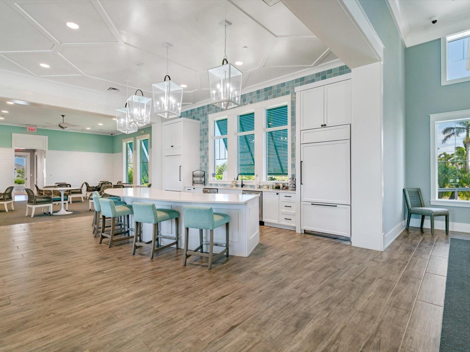 10176 CANAVERAL CIR, SARASOTA, FL, 34241