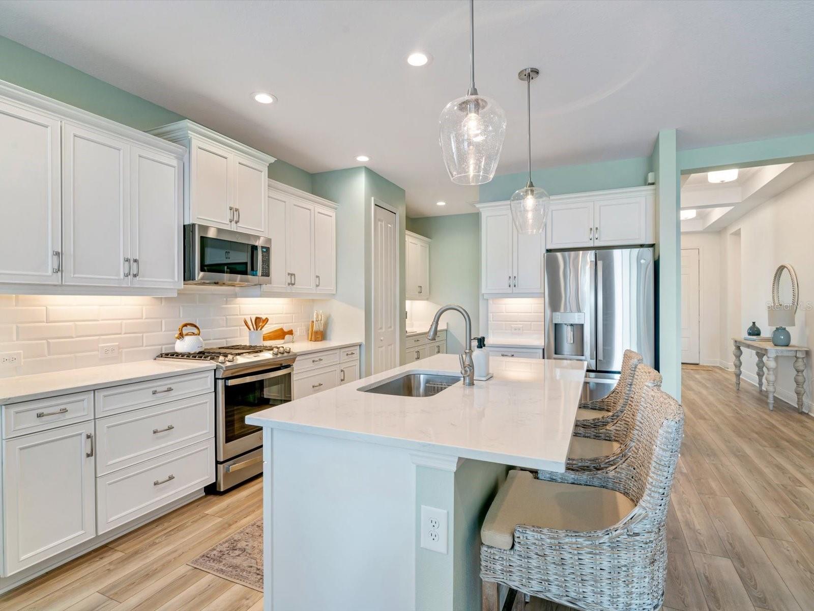 10176 CANAVERAL CIR, SARASOTA, FL, 34241