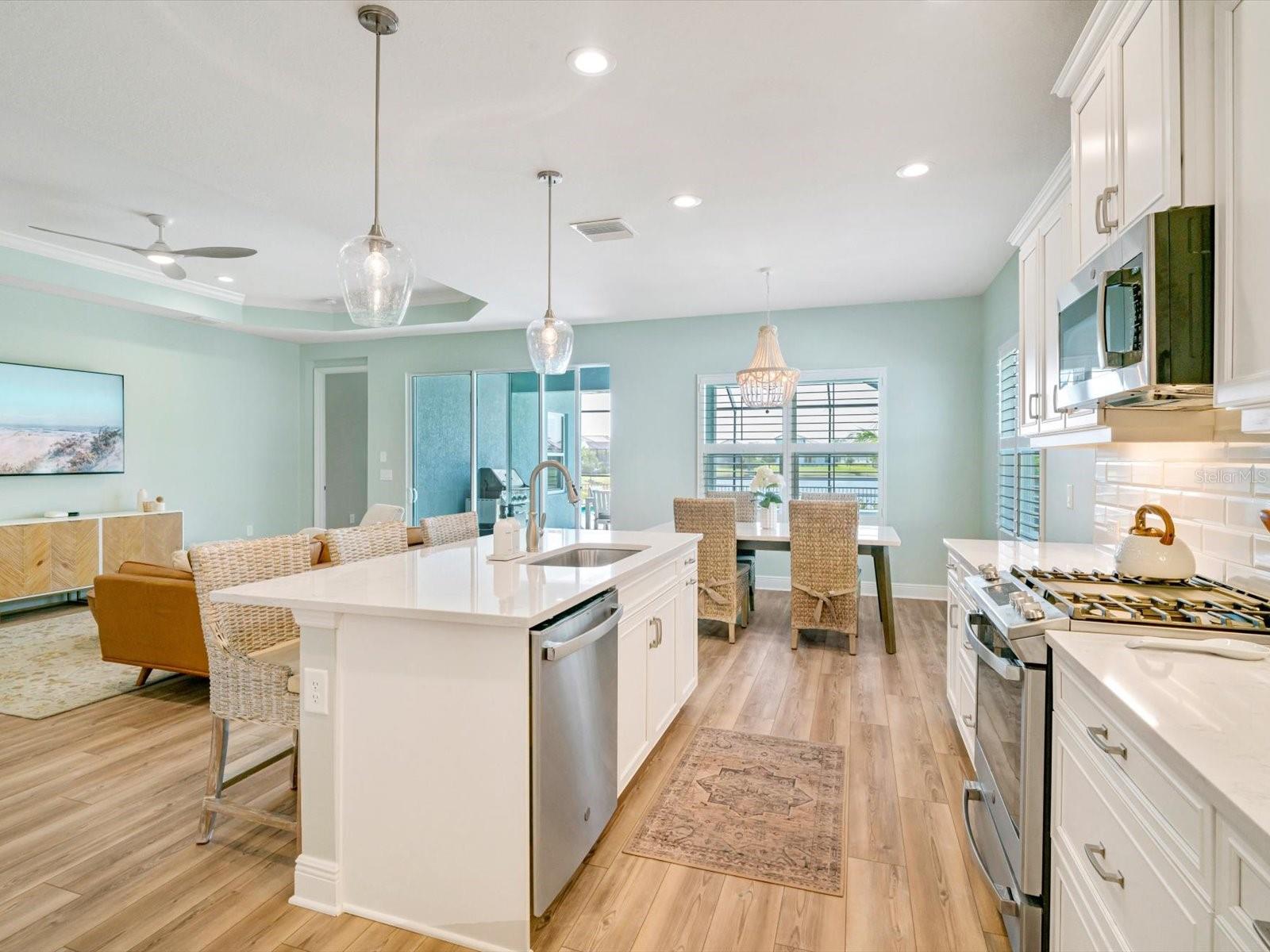 10176 CANAVERAL CIR, SARASOTA, FL, 34241