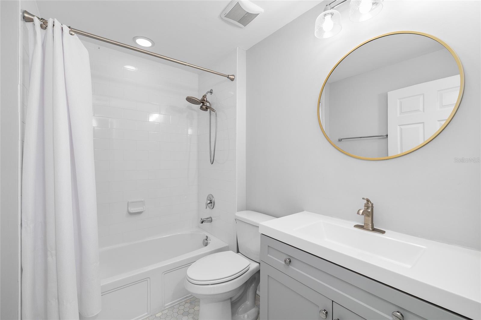 5902 YEATS MANOR DR, TAMPA, FL, 33616