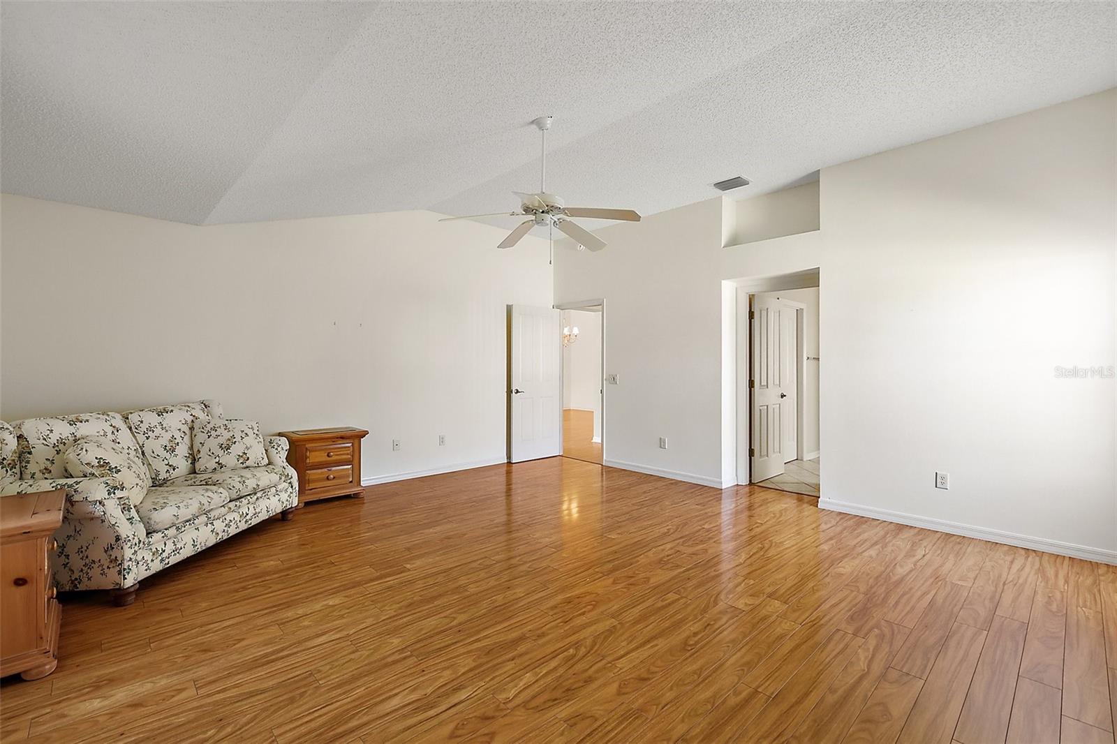 1215 EL ESPARZA LN, THE VILLAGES, FL, 32159