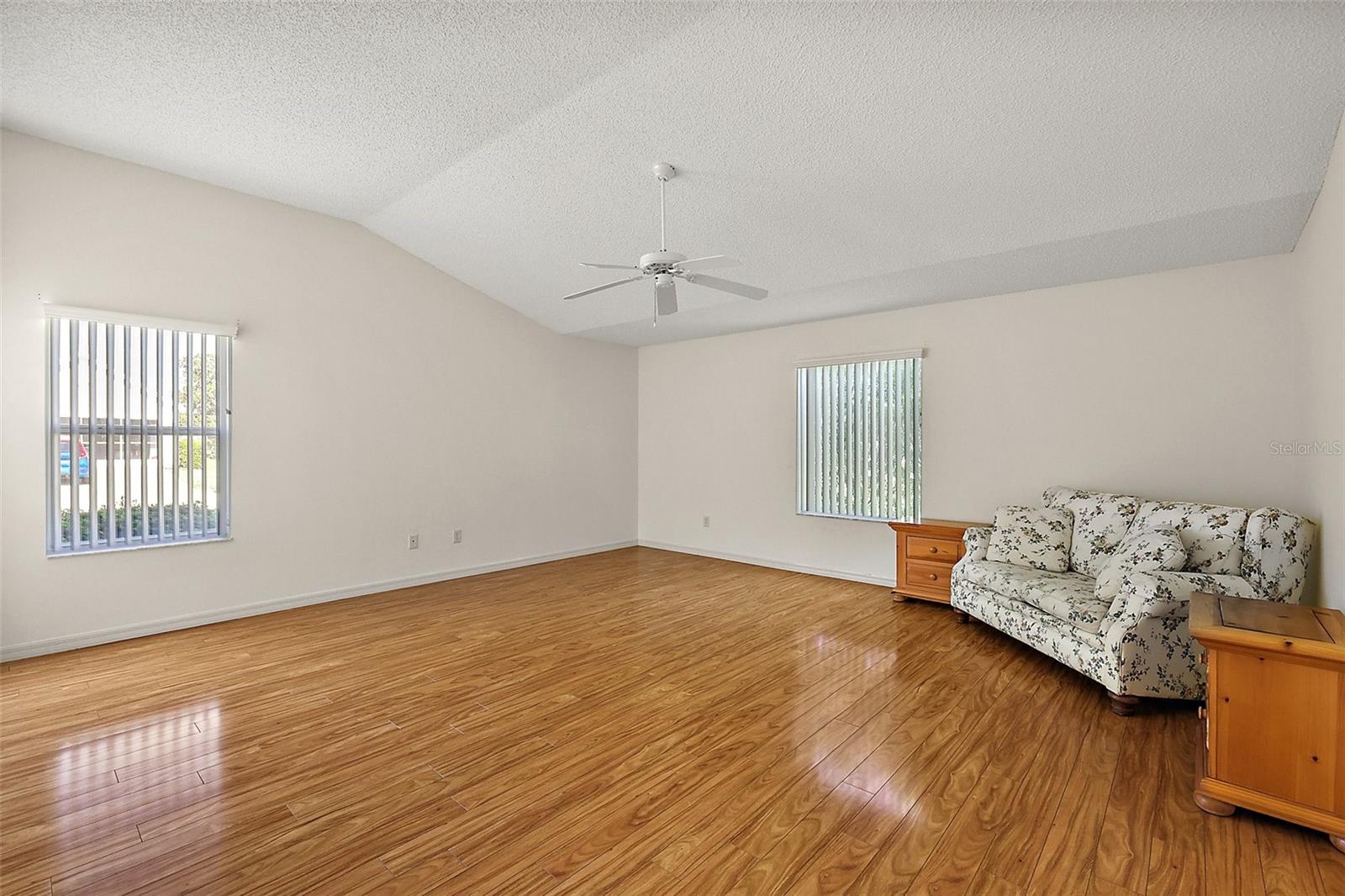 1215 EL ESPARZA LN, THE VILLAGES, FL, 32159