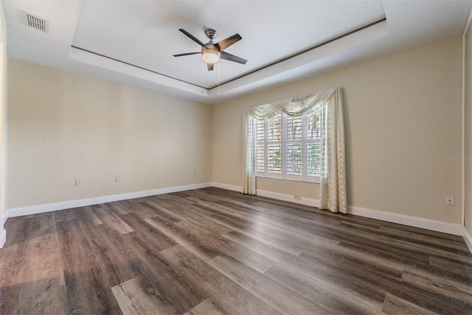 10520 COLLAR DR, SAN ANTONIO, FL, 33576