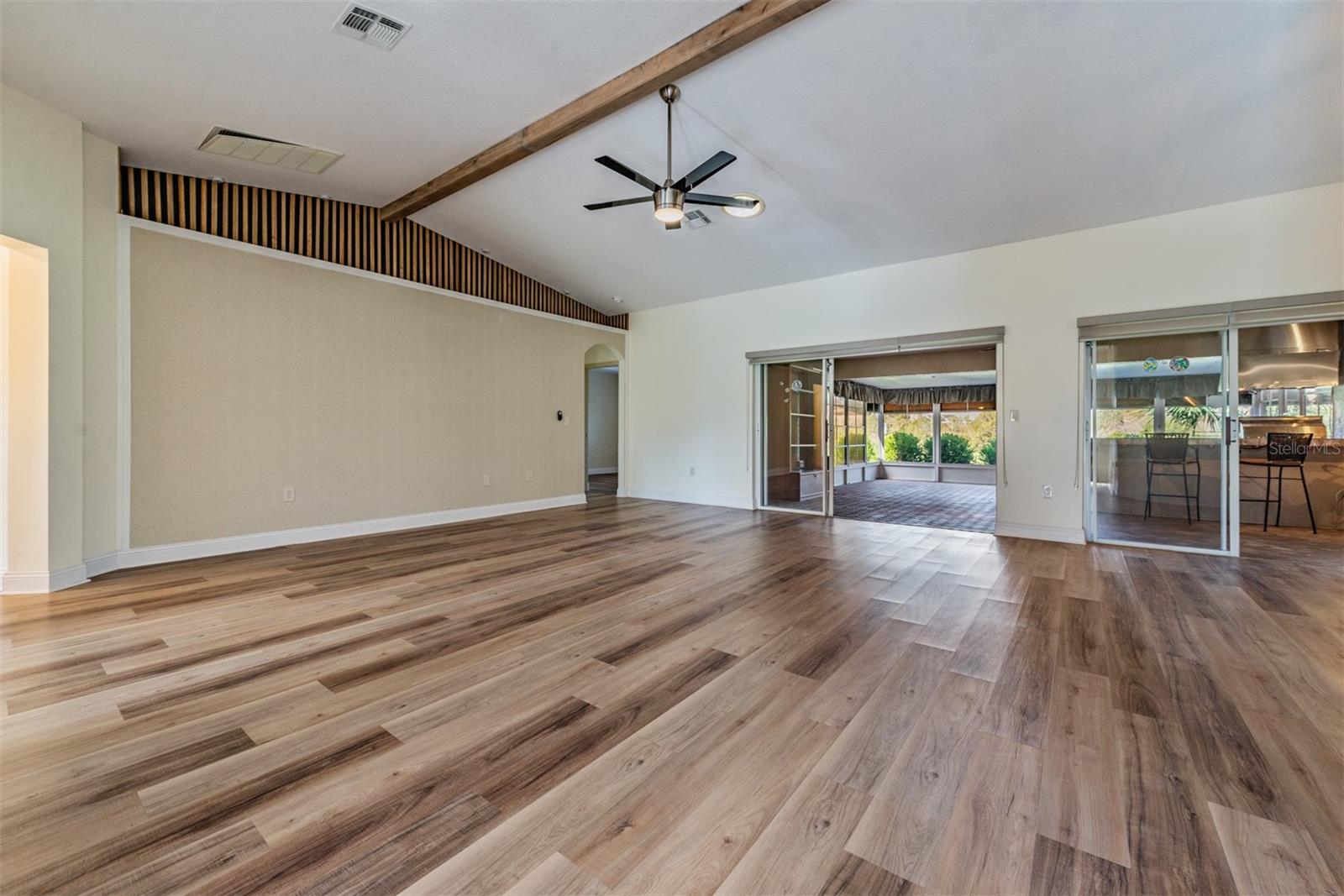 10520 COLLAR DR, SAN ANTONIO, FL, 33576