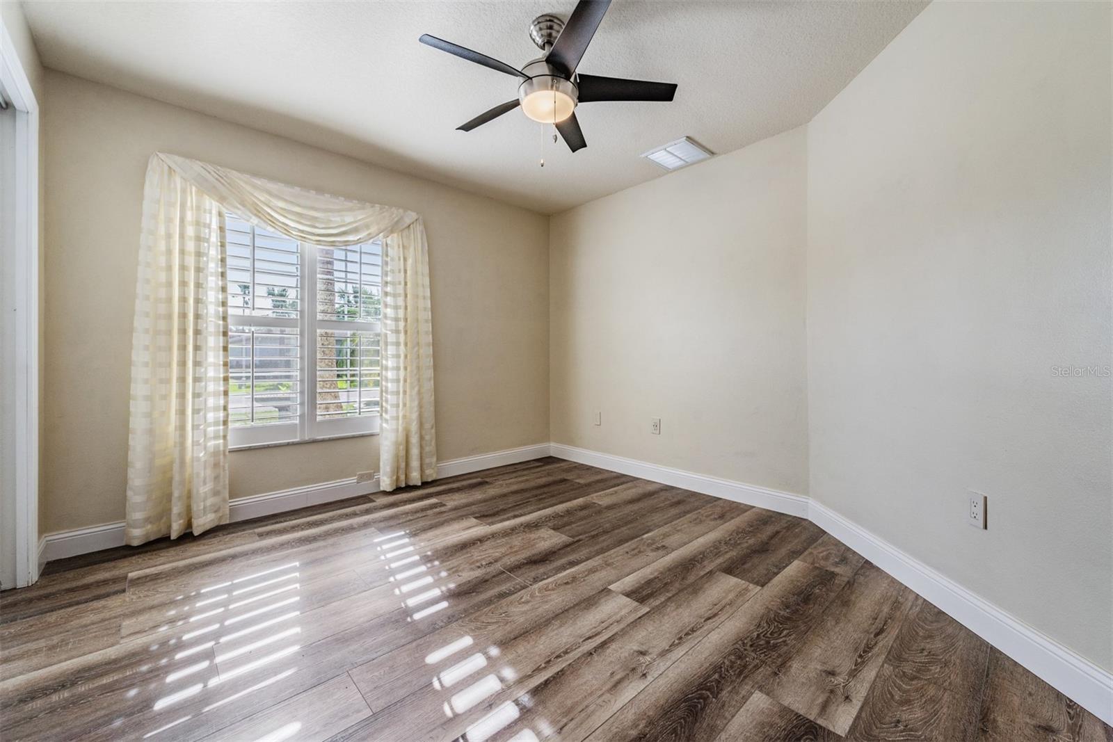 10520 COLLAR DR, SAN ANTONIO, FL, 33576