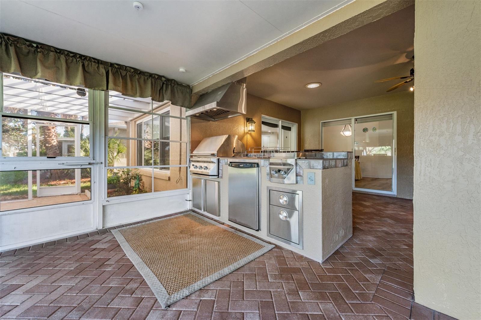 10520 COLLAR DR, SAN ANTONIO, FL, 33576