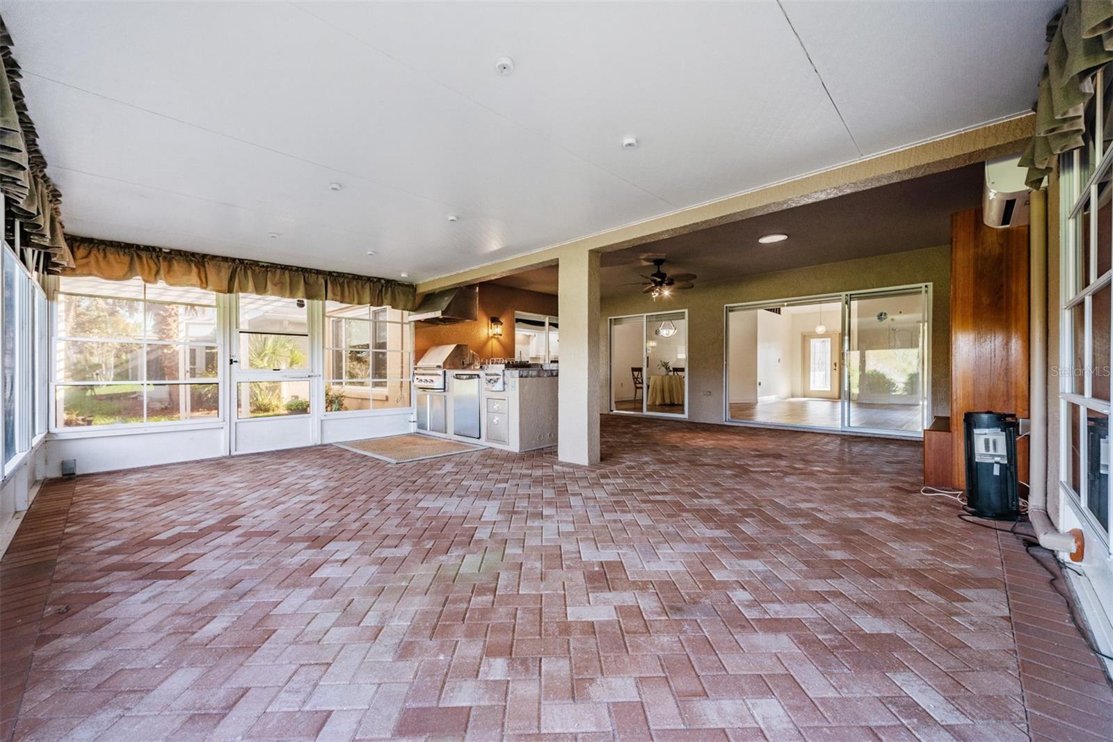 10520 COLLAR DR, SAN ANTONIO, FL, 33576