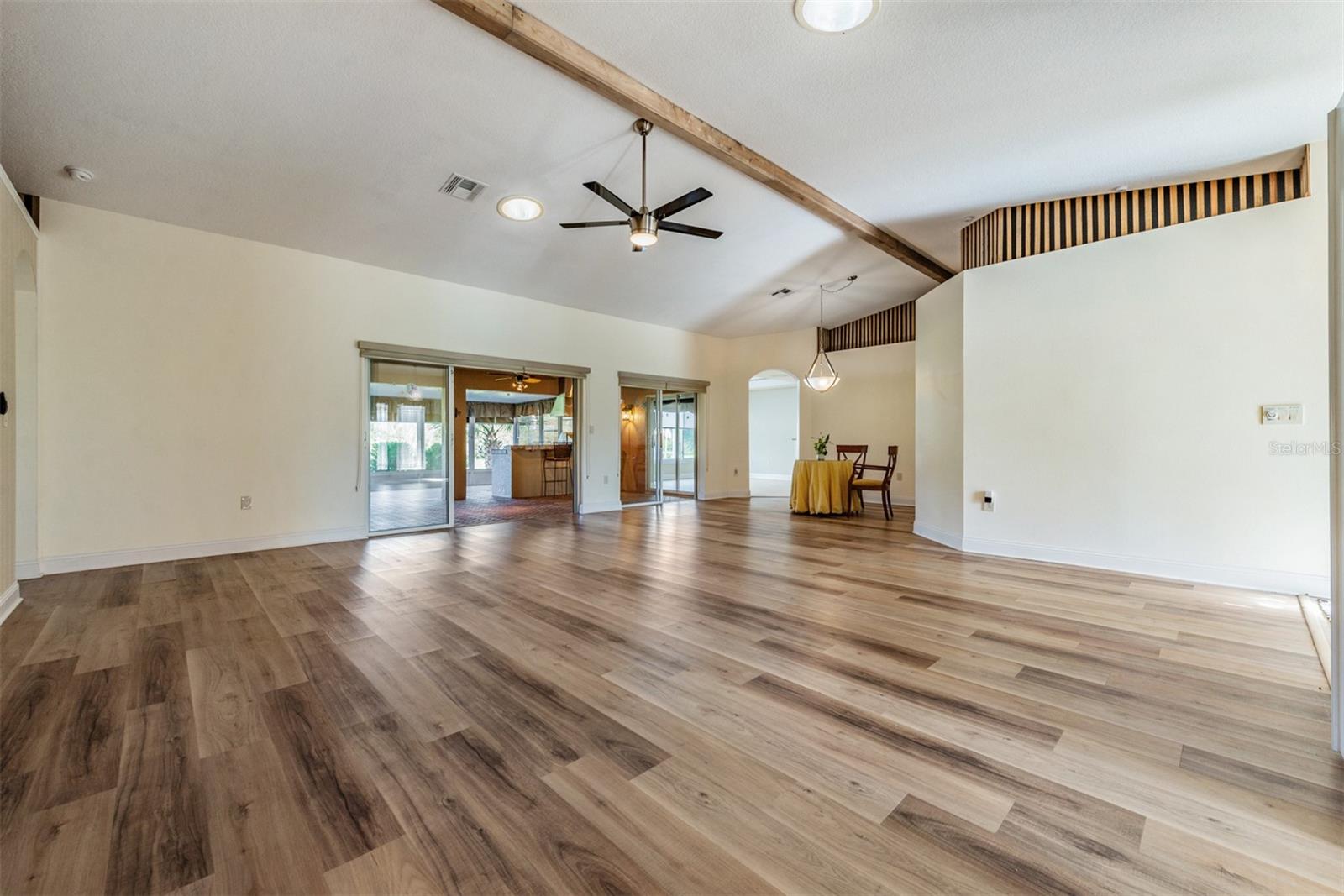 10520 COLLAR DR, SAN ANTONIO, FL, 33576