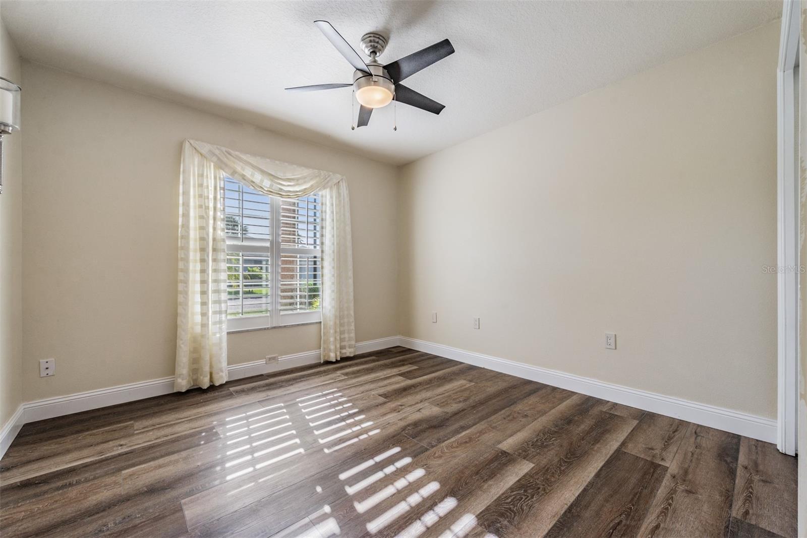10520 COLLAR DR, SAN ANTONIO, FL, 33576