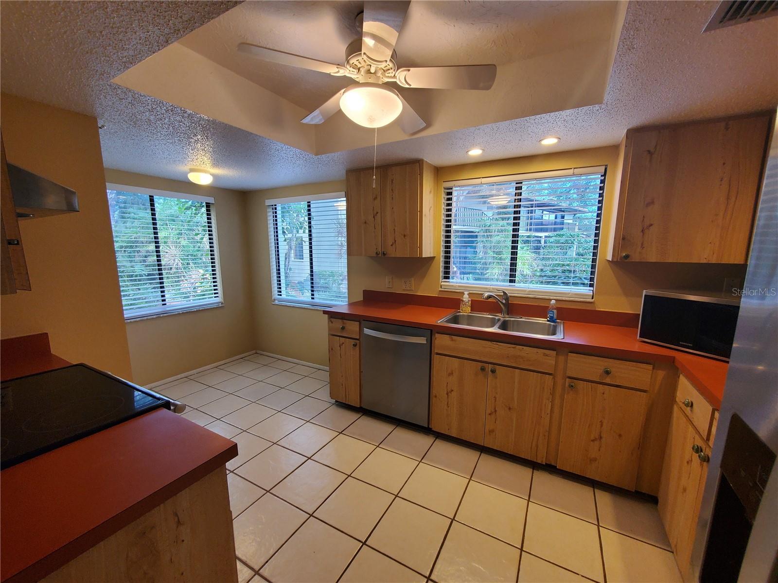 6466 SEAGULL DR #323, BRADENTON, FL, 34210
