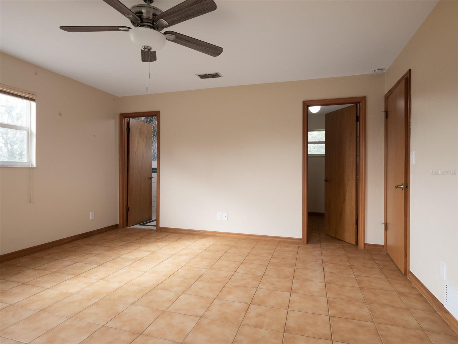 OM688360 Property Photo