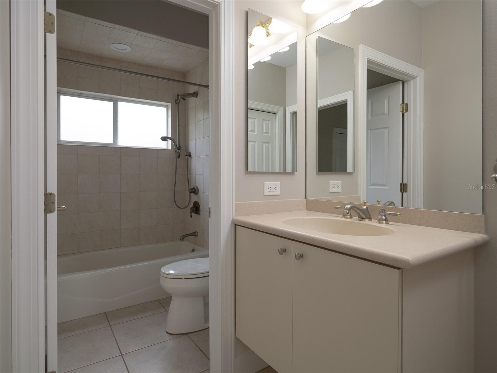 OM688360 Property Photo