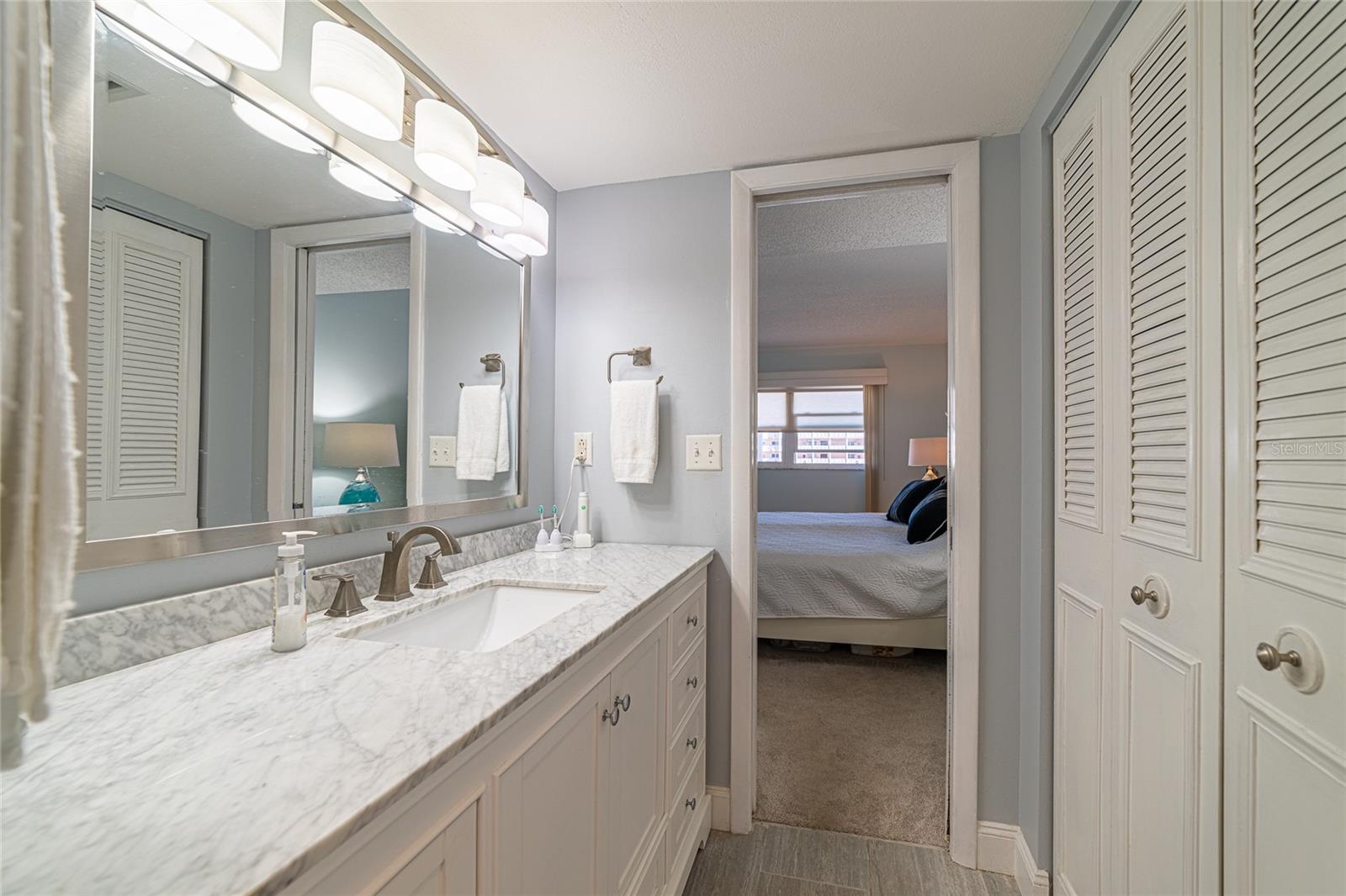 6020 SHORE BLVD S #406, GULFPORT, FL, 33707