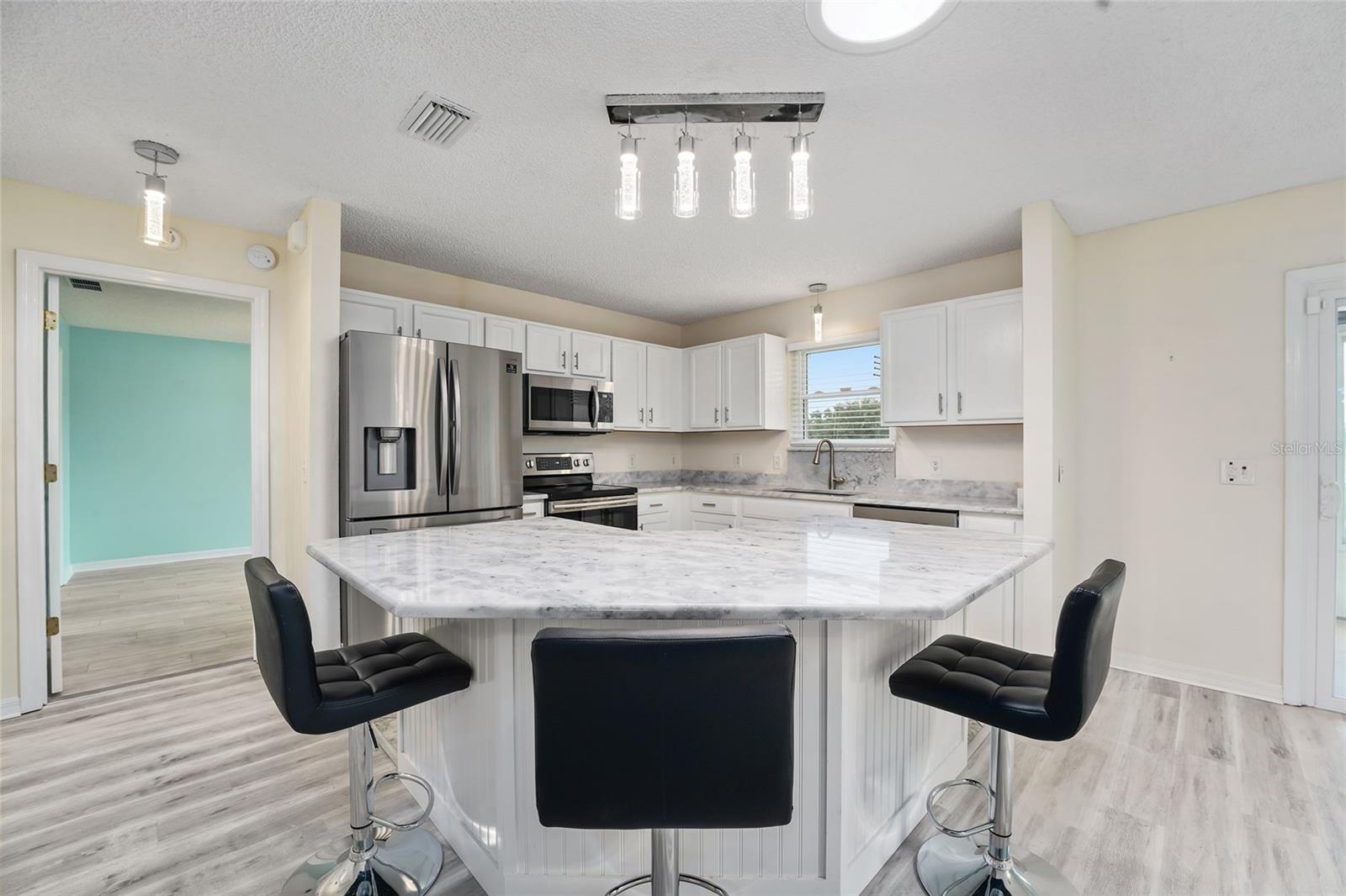 707 HUDSON LN, LADY LAKE, FL, 32159