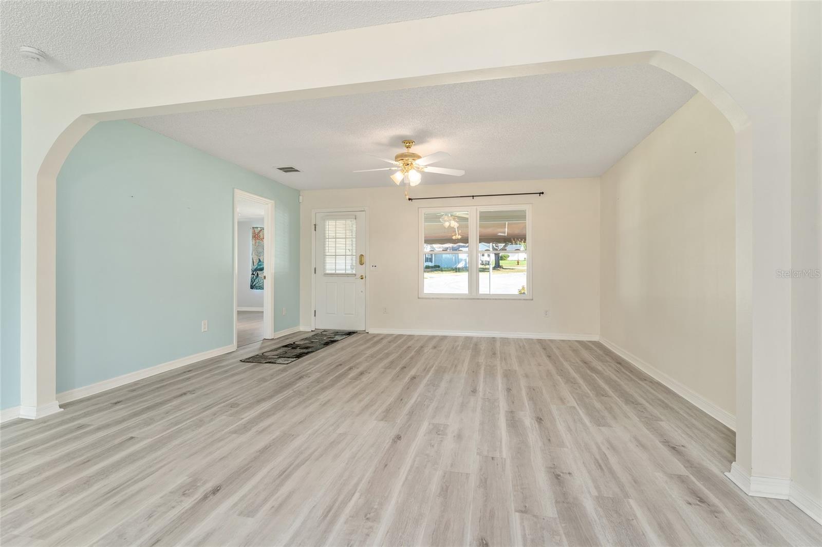 707 HUDSON LN, LADY LAKE, FL, 32159