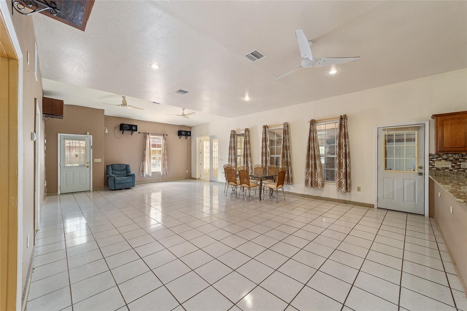 536 MARION OAKS GOLF RD, OCALA, FL, 34473