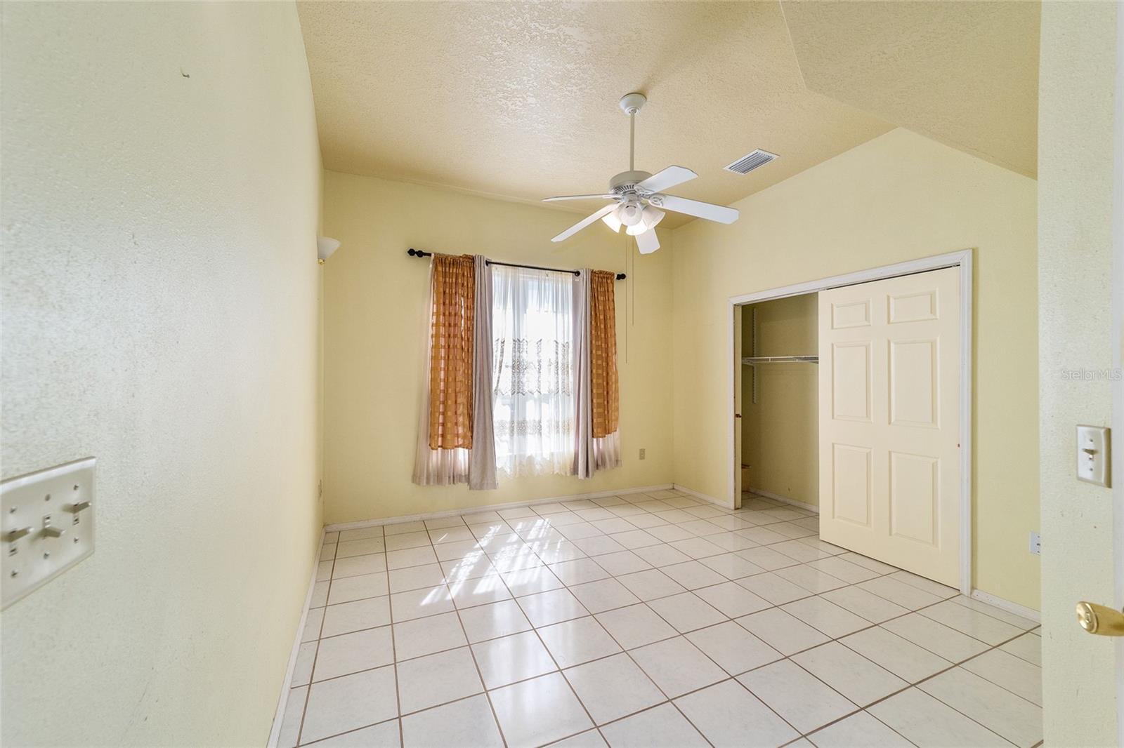 536 MARION OAKS GOLF RD, OCALA, FL, 34473