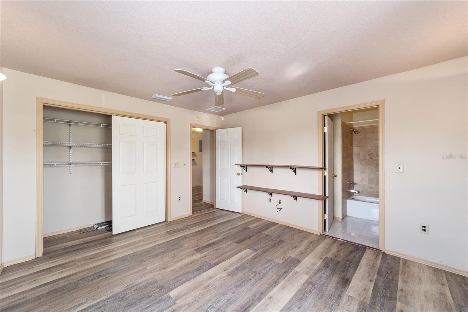 536 MARION OAKS GOLF RD, OCALA, FL, 34473