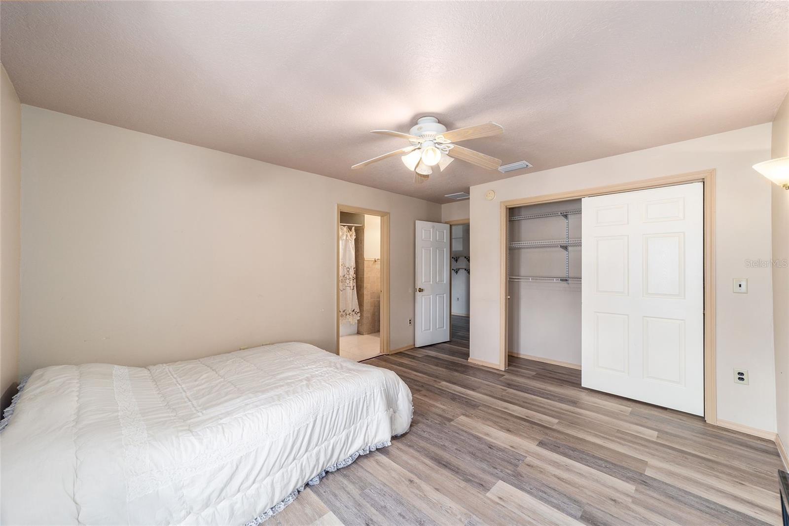 536 MARION OAKS GOLF RD, OCALA, FL, 34473