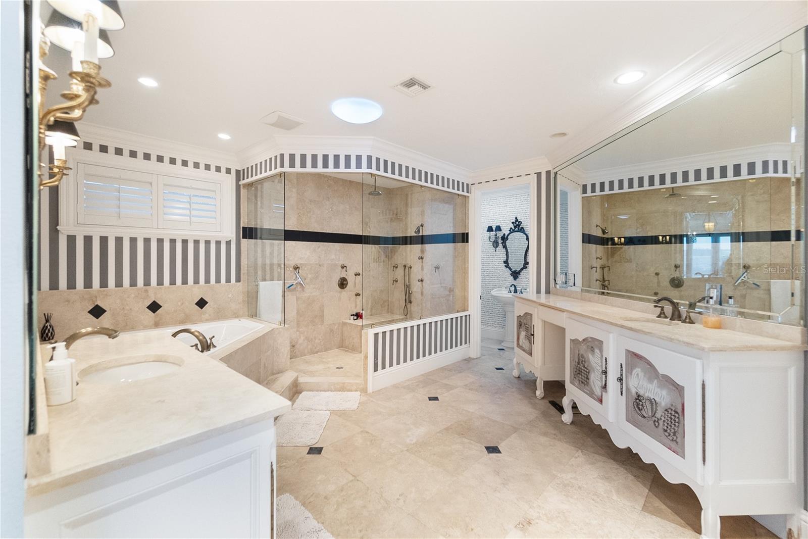 8213 MIDNIGHT PASS RD, SARASOTA, FL, 34242