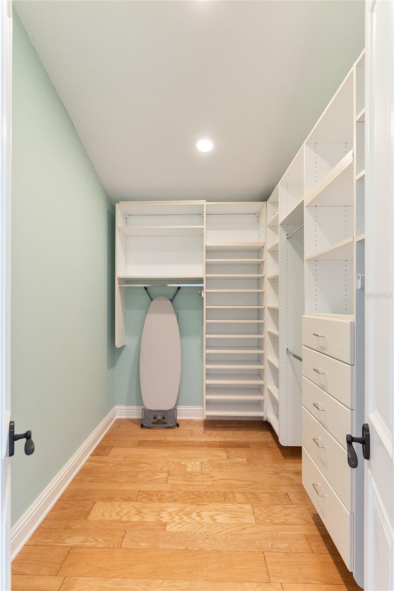 8213 MIDNIGHT PASS RD, SARASOTA, FL, 34242