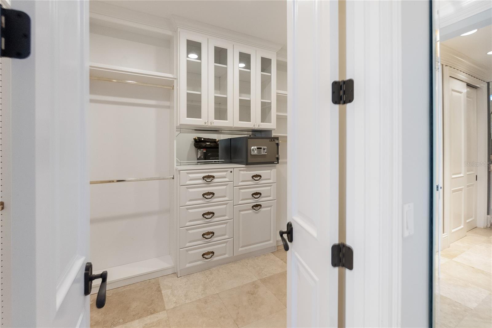 8213 MIDNIGHT PASS RD, SARASOTA, FL, 34242