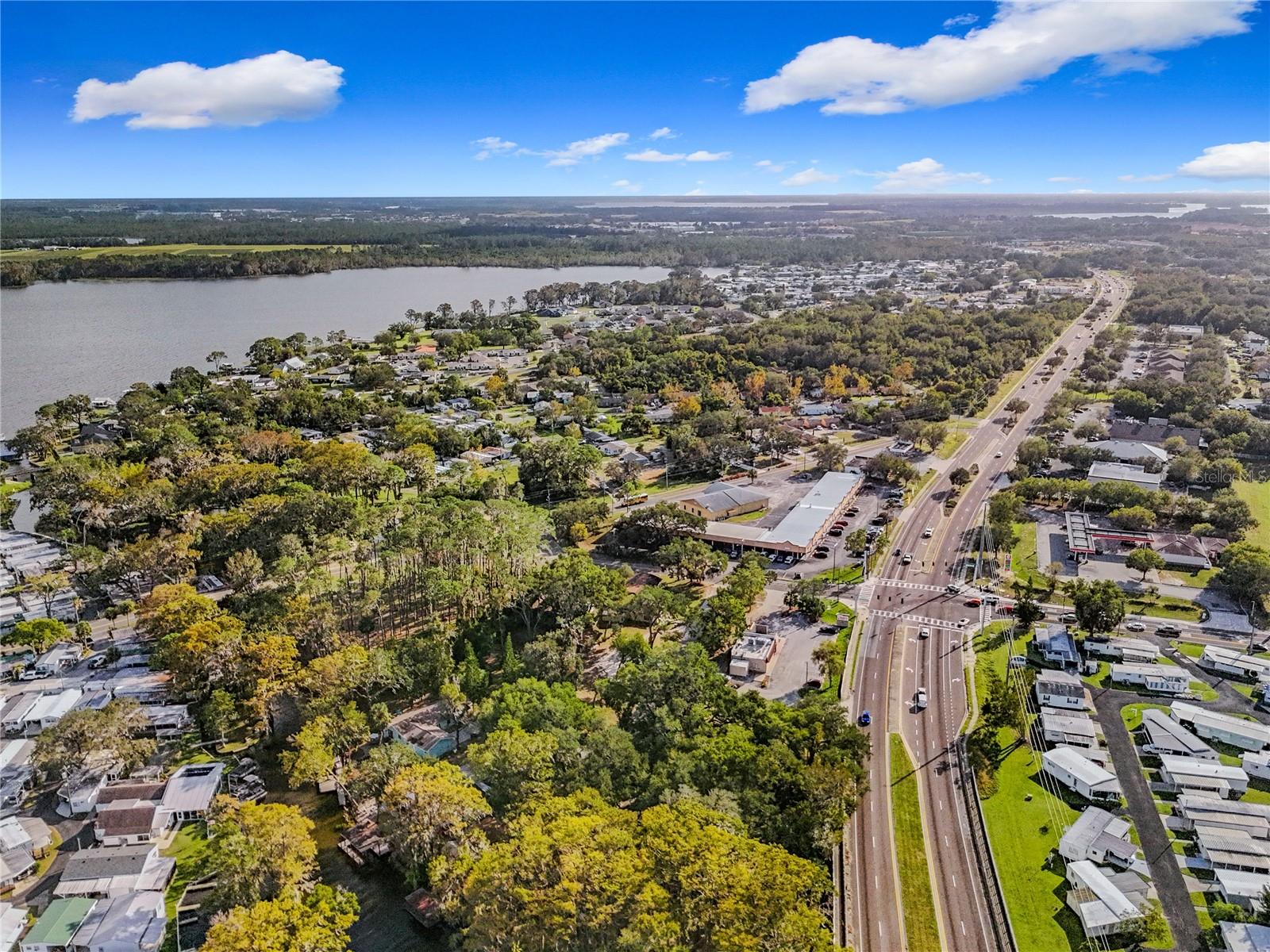 LION LN, TAVARES, FL, 32778
