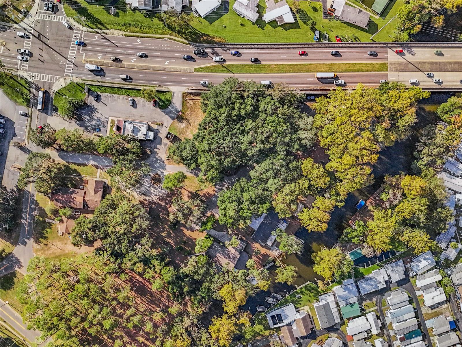 LION LN, TAVARES, FL, 32778