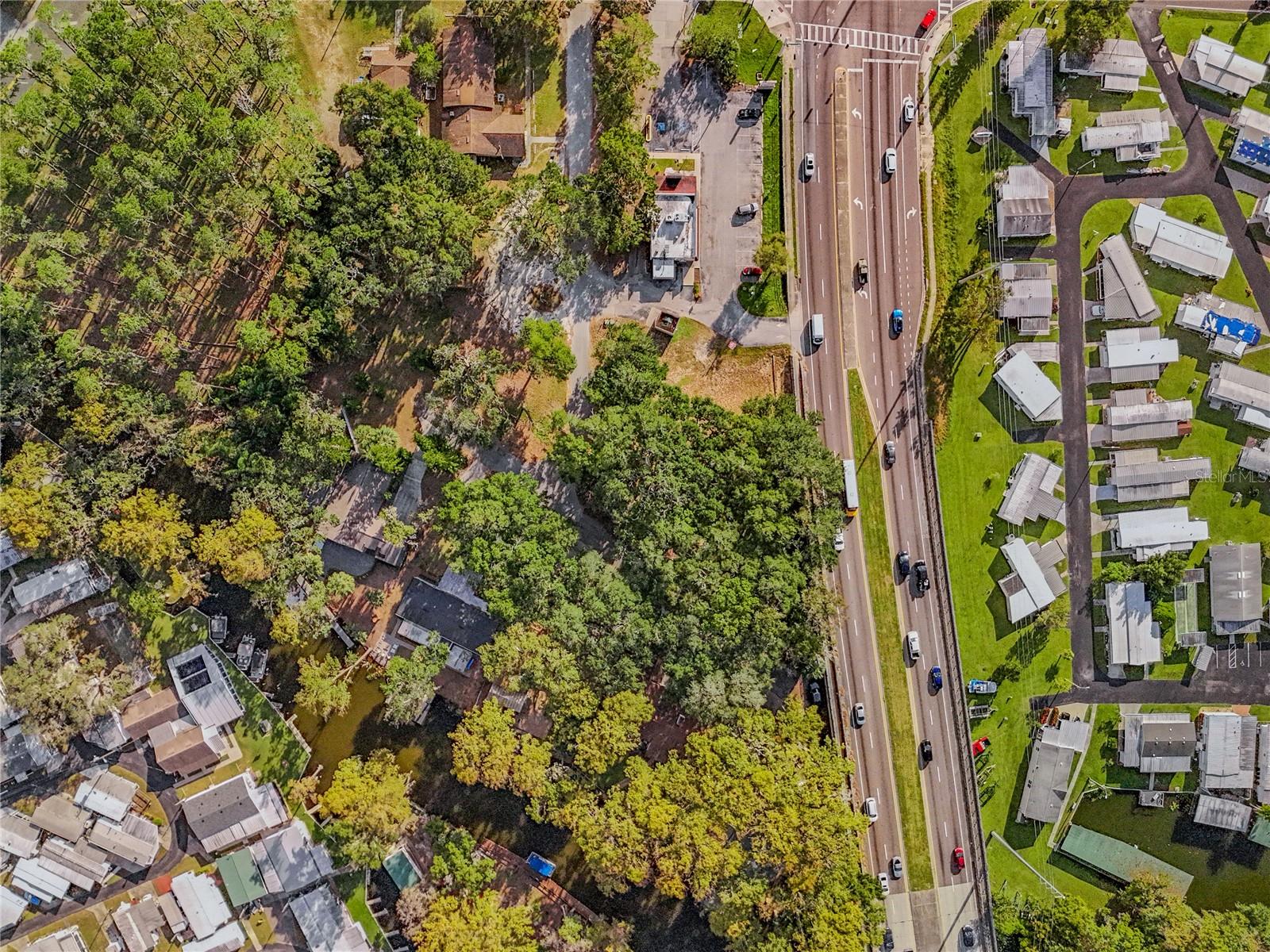 LION LN, TAVARES, FL, 32778