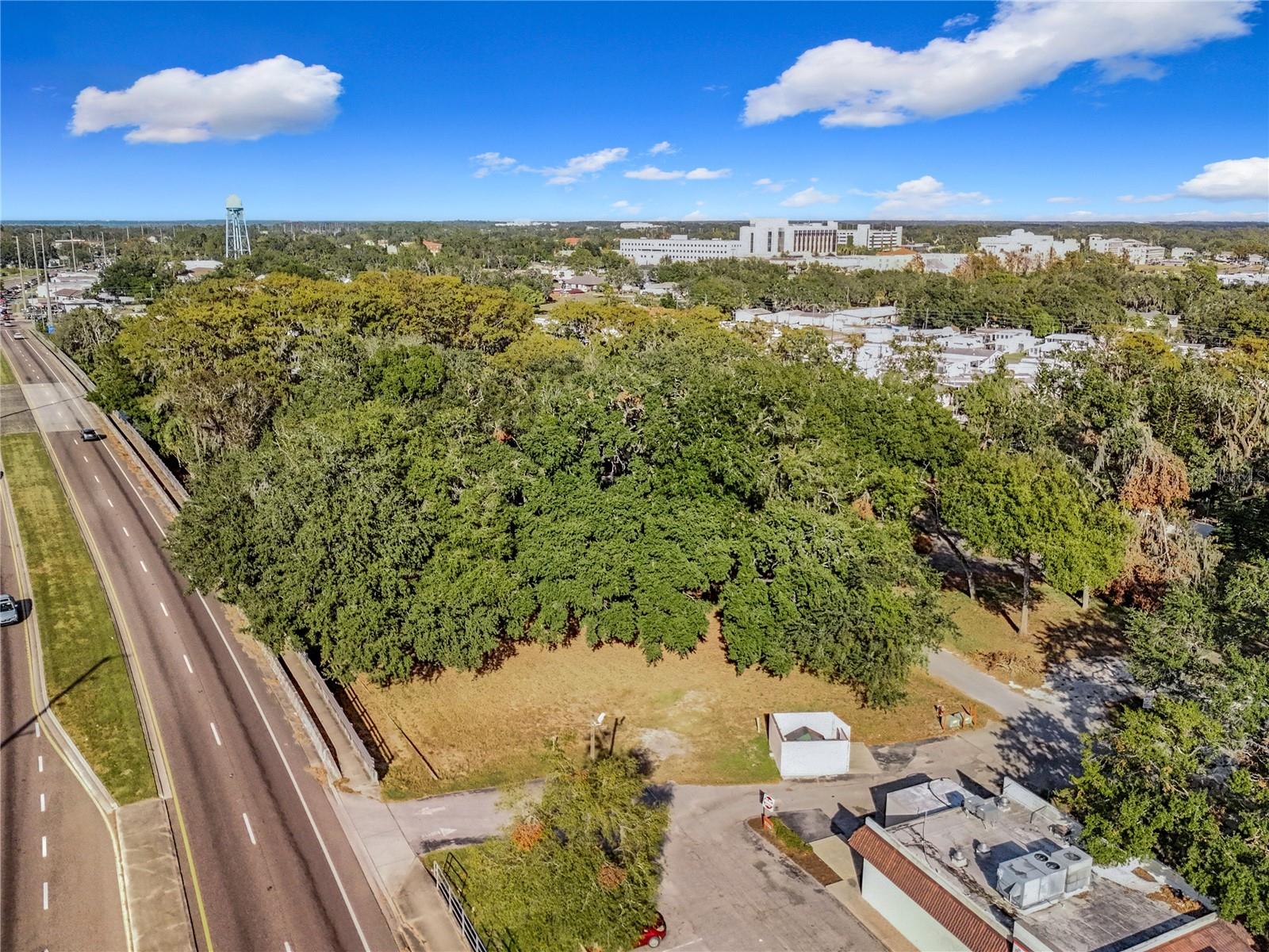 LION LN, TAVARES, FL, 32778