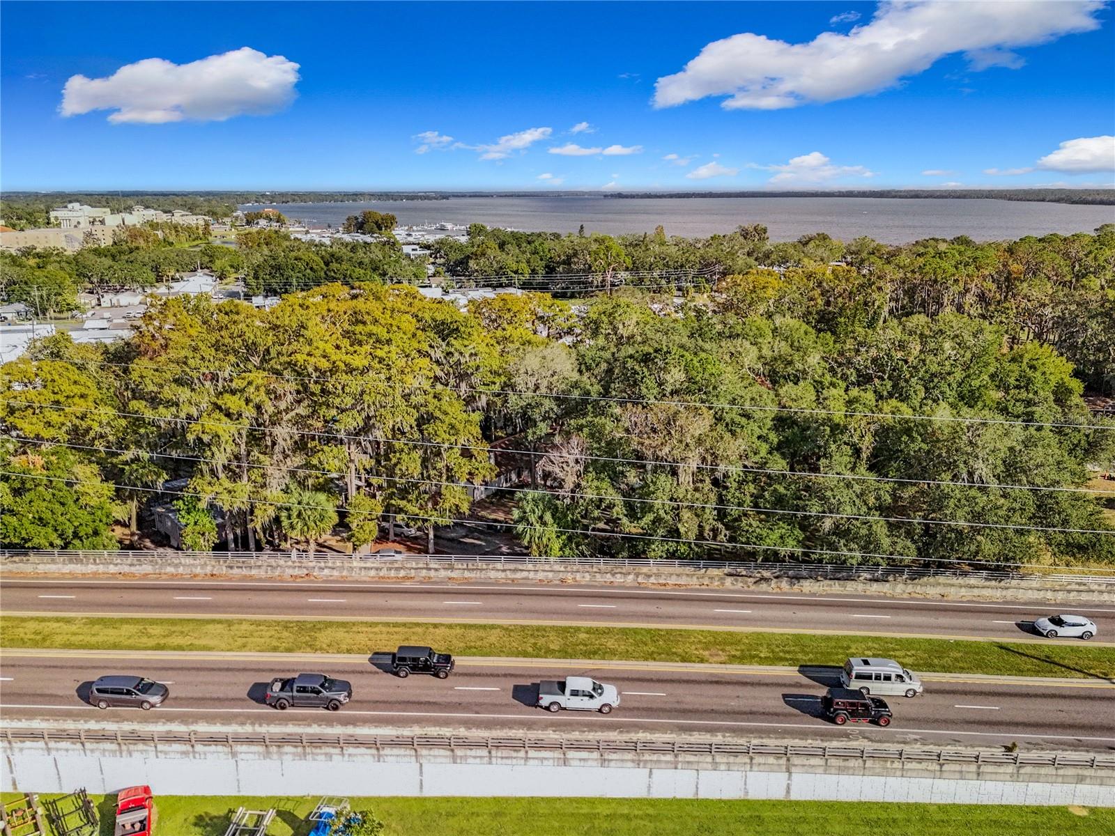 LION LN, TAVARES, FL, 32778