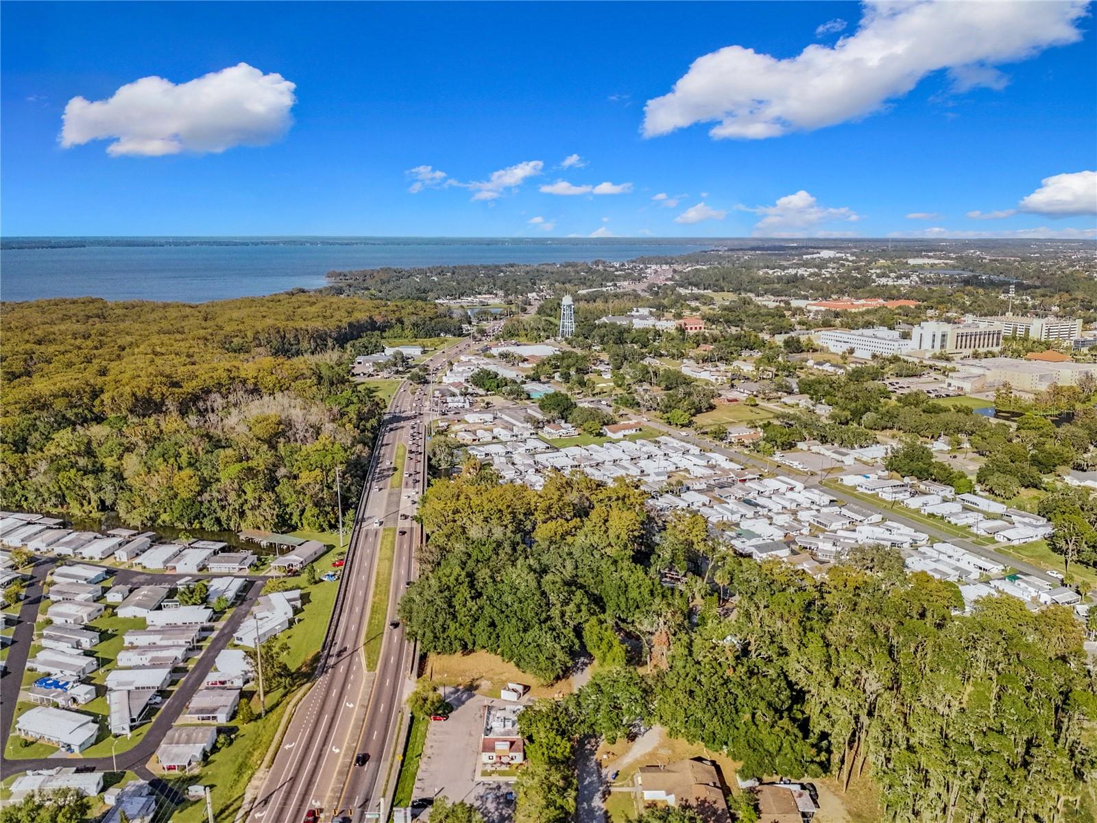 LION LN, TAVARES, FL, 32778