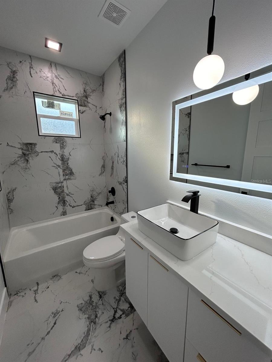 1004 E SLIGH AVE, TAMPA, FL, 33604