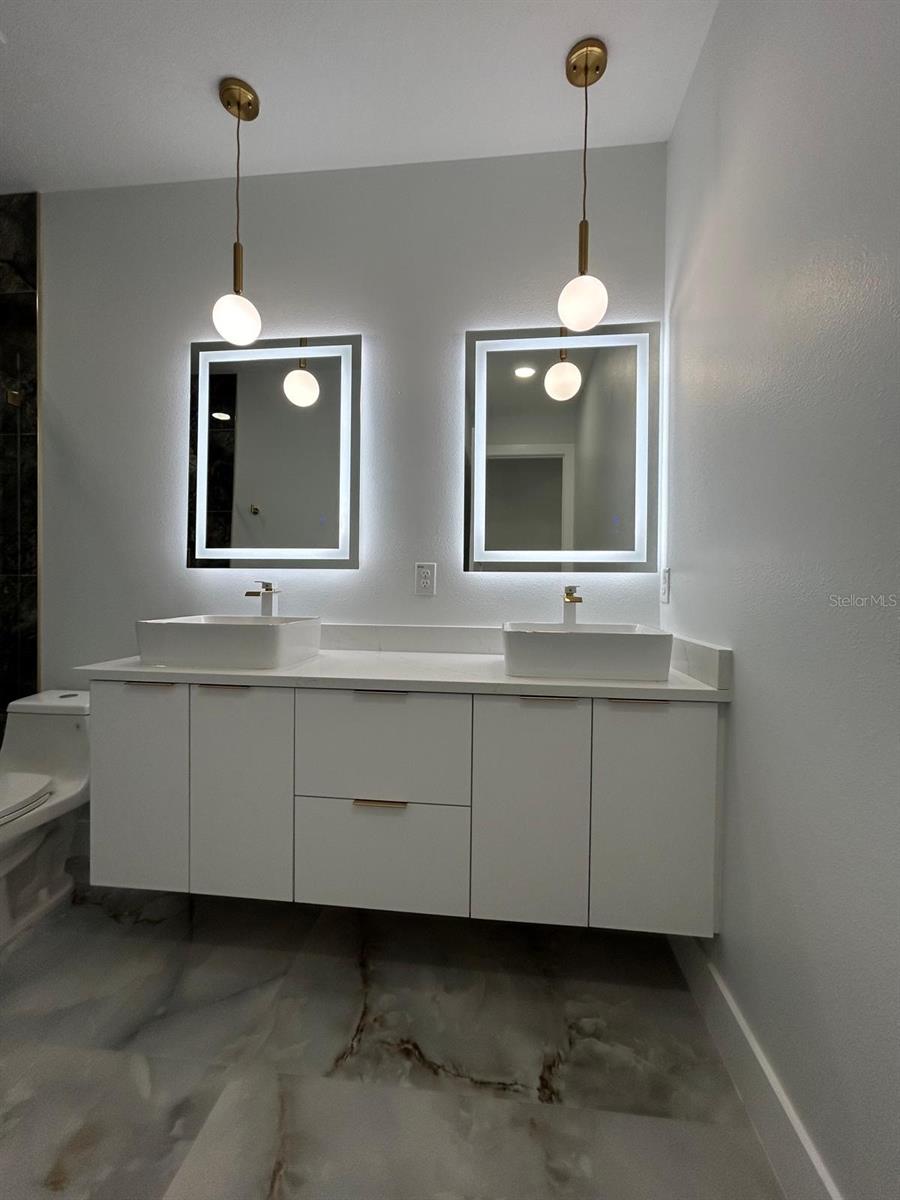 1004 E SLIGH AVE, TAMPA, FL, 33604